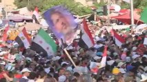 Pro and anti-Morsi activists take to the streets in Cairo