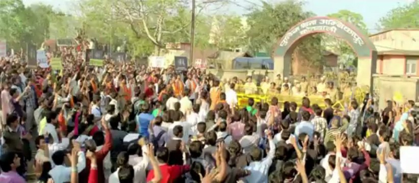 Satyagraha Official Trailer; Amitabh Bachchan, Ajay Devgn, Kareena Kapoor