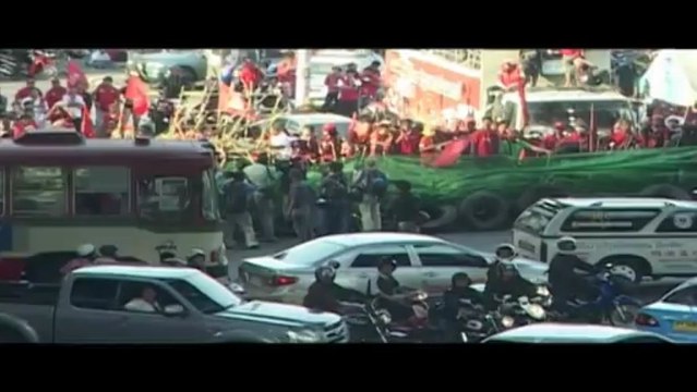 Bangkok (Thaïlande) 20/04/2010 Army takes postion in Silom © LTL News