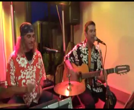 La Marunbata, duo accoustique de haut-vol, lors de la 23e Fête départementale de la musique à Cruis