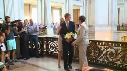 California resumes gay weddings after ban lifted