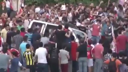 Sosyalist Taksim Polis Linç Provocators Attacked Police Car Without Any Reason
