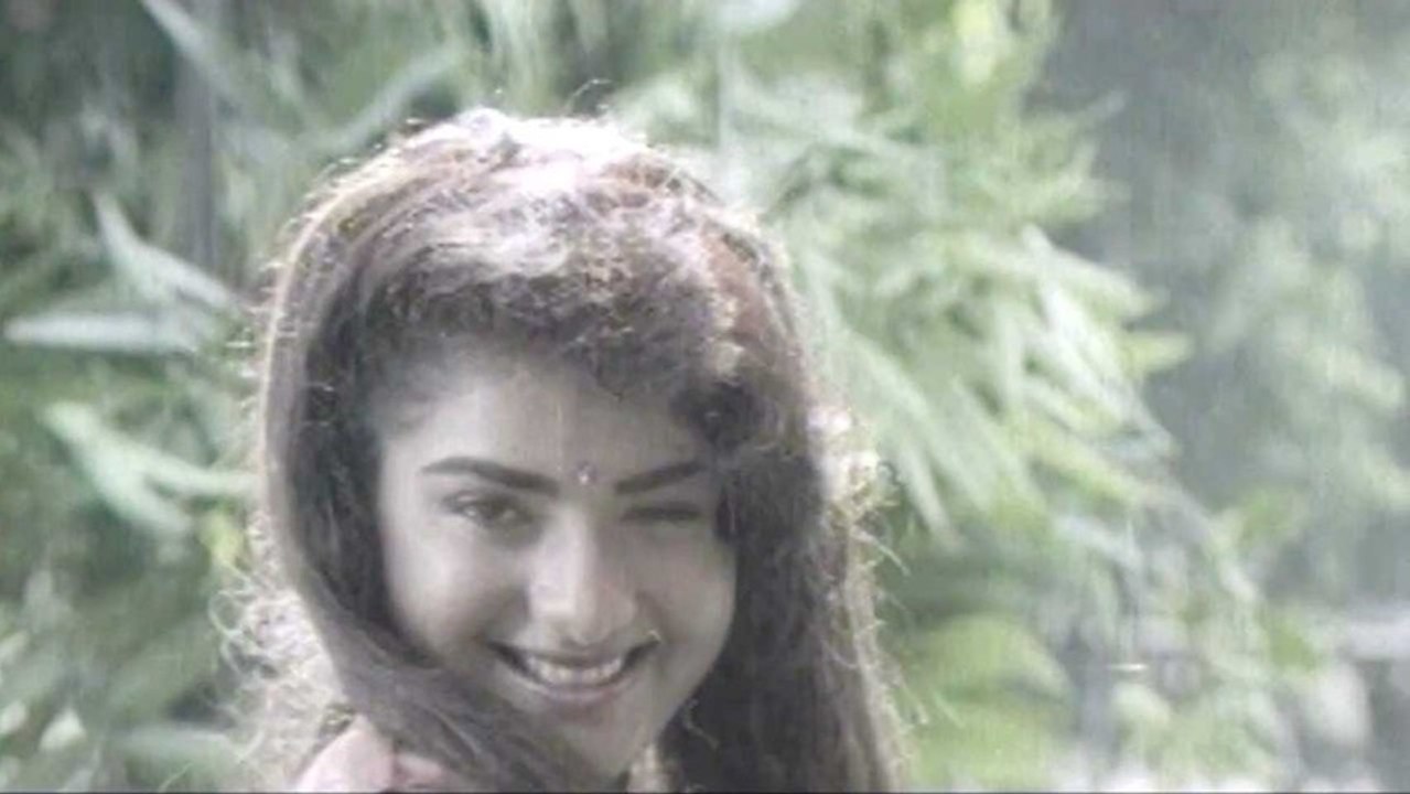 Omkaram Songs - College Kurrodu - Rajasekhar, Prema - HD