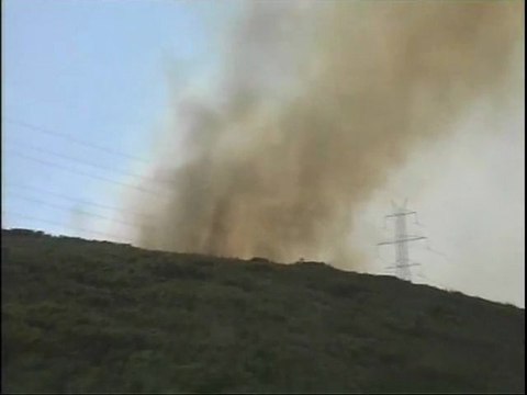 Σε πλήρη εξέλιξη η μεγάλη φωτιά στον Διόνυσο