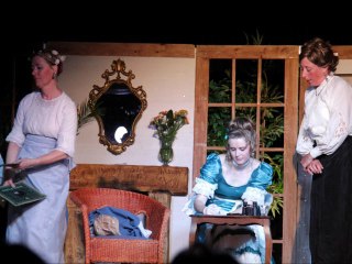 Les petites femmes de Maupassant de Roger Défossez