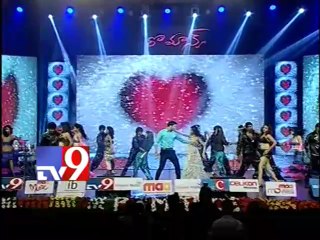 Bus Stop heroine Rakshia on Romance