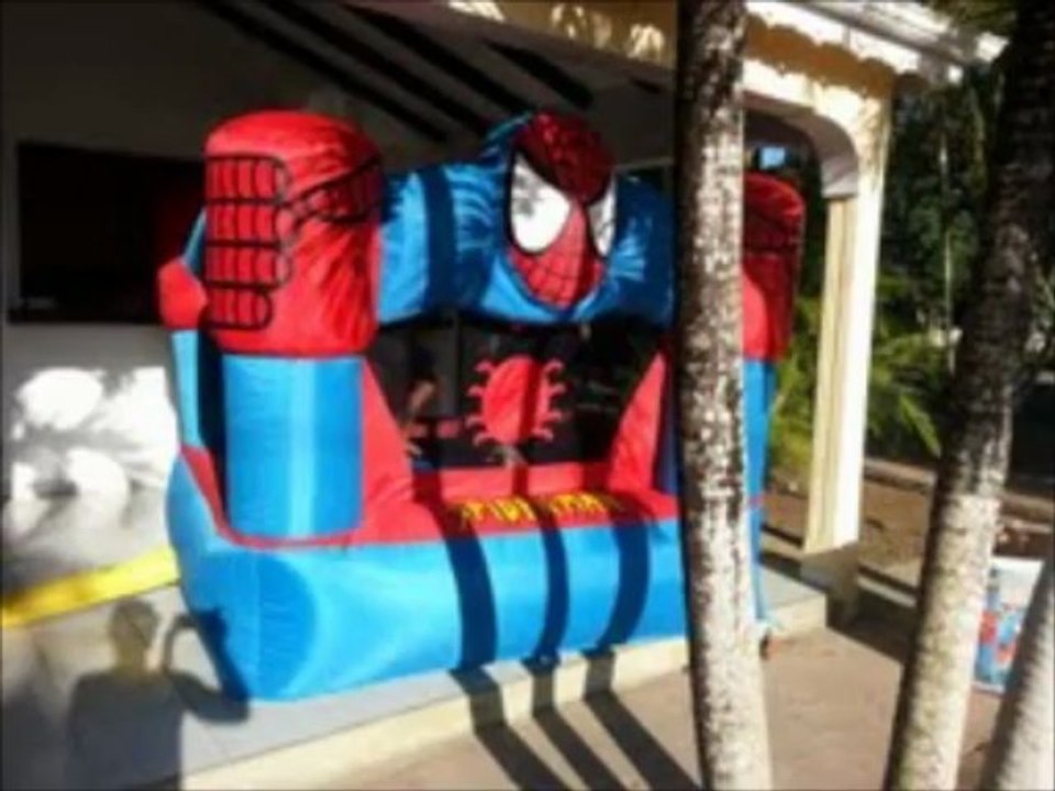 GUADELOUPE LOCATION CHATEAU GONFLABLE SPIDERMAN
