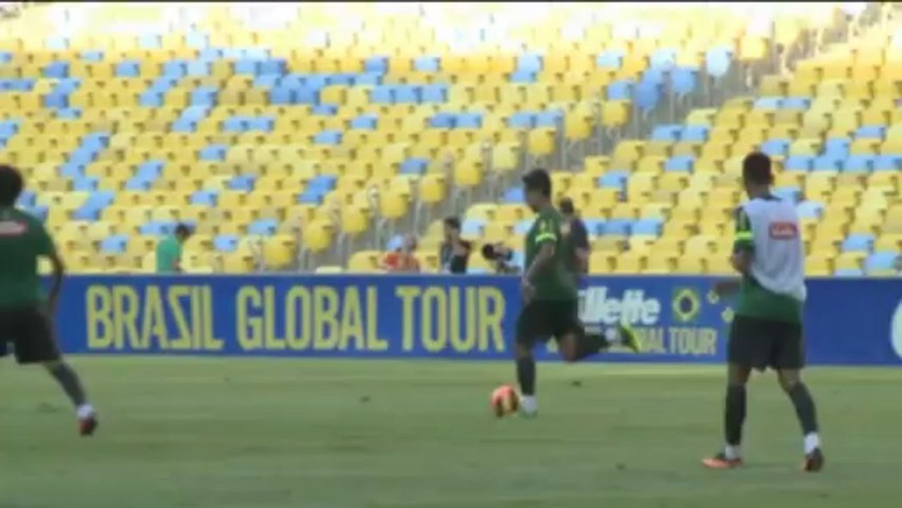 Referee Kuipers backs goal-line technology