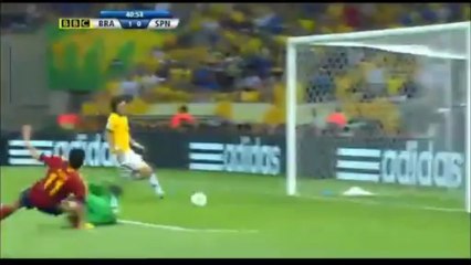 David Luiz saves