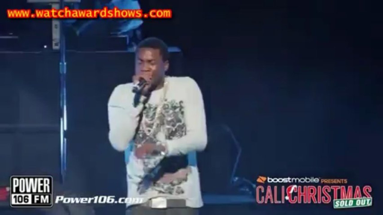 #Jamie Foxx presents BET Awards 2013
