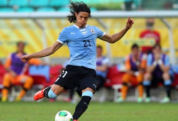 Le coup franc magistral d'Edinson Cavani !