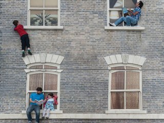 WOW- A House That allows Visitors To Crawl On It's Walls