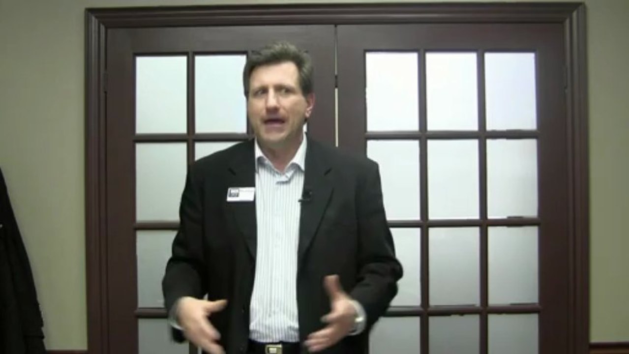 Leading the Sales Process with a Real Estate Buyer at an Open House