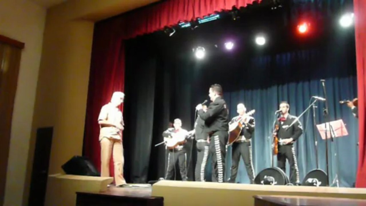 Joyeux Anniversaire Mexicain avec  los Mariachis de Cuba chanson  Mananitas