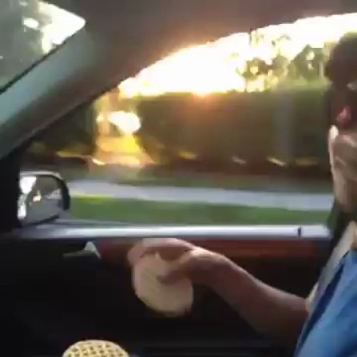 7 Second Videos - Techno Waffle Frisbee