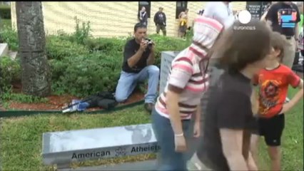 Se inaugura en Florida el primer monumento al ateísmo