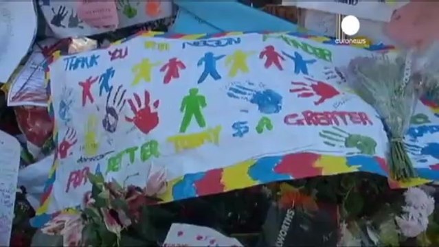 Mandela, condizioni critiche ma stabili. Zuma invita a...