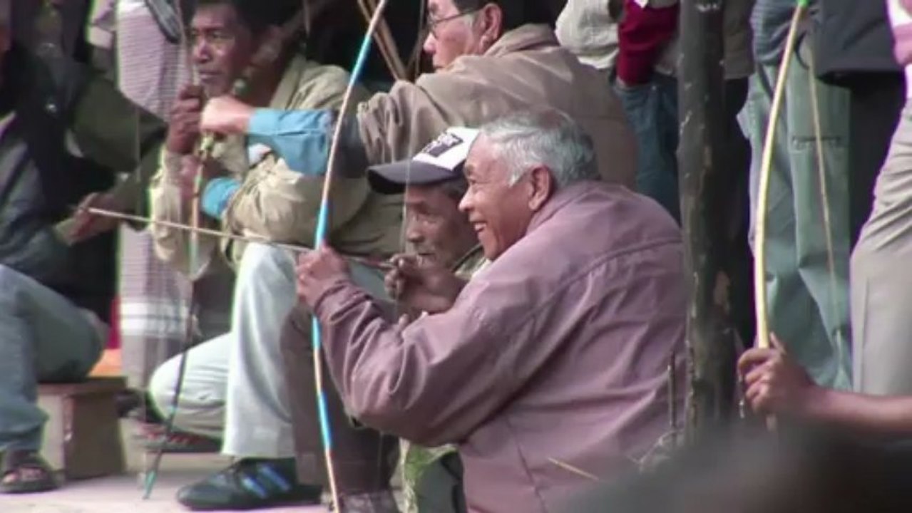 Gambling with bows and arrows in India