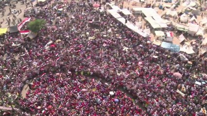 En Egypte, la rue maintient la pression sur Morsi