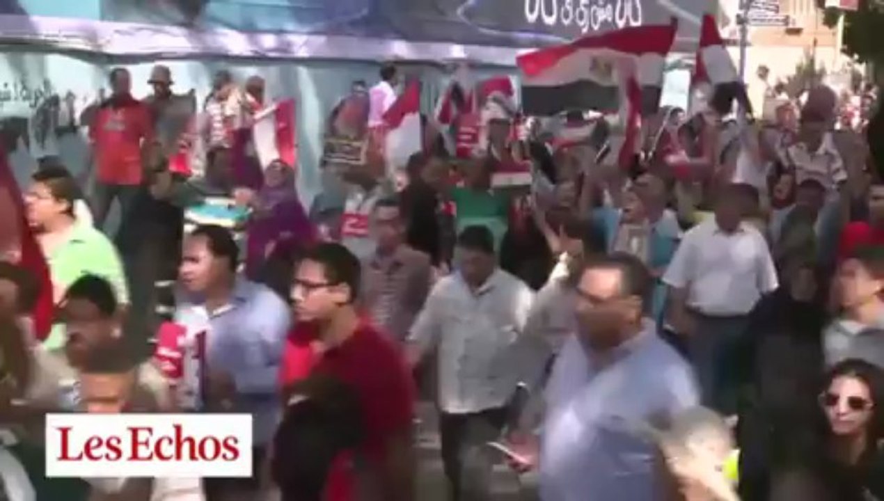 Egypte: lâché, Morsi s’accroche