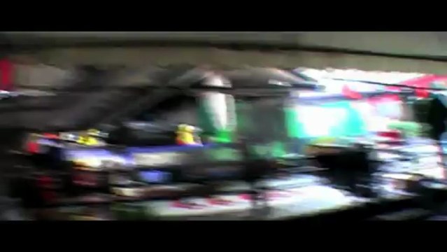 Bangkok (Thaïlande) 19/05/2010 A grenade thrown at firefighters © LTL News