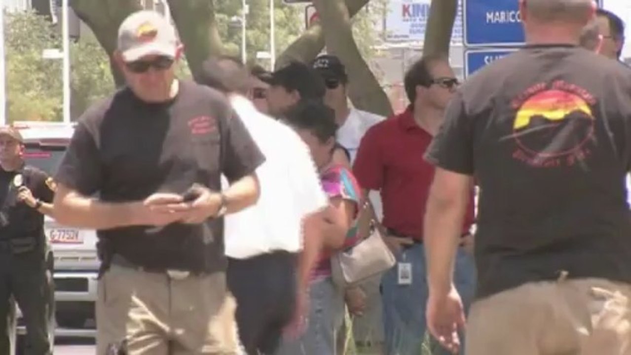 Experts probe deadly Arizona blaze, as bodies removed