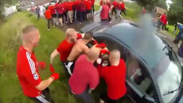 Bagarre entre Hooligans Suédois et Danois