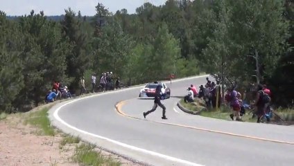 Download Video: Pikes Peak 2013 : Sebastien Loeb a faillit écraser ce gars!