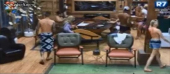 [30] Bárbara imitando o Mateus. [29-06]