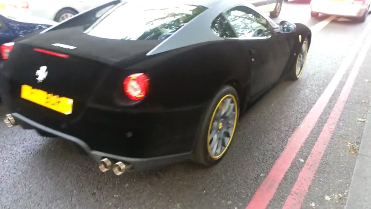 Ferrari 599 en velours noir