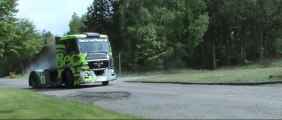 Gymkhana avec un camion
