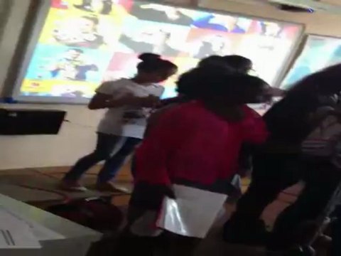 Chorale du collège Voltaire de Sarcelles : Somebody to love