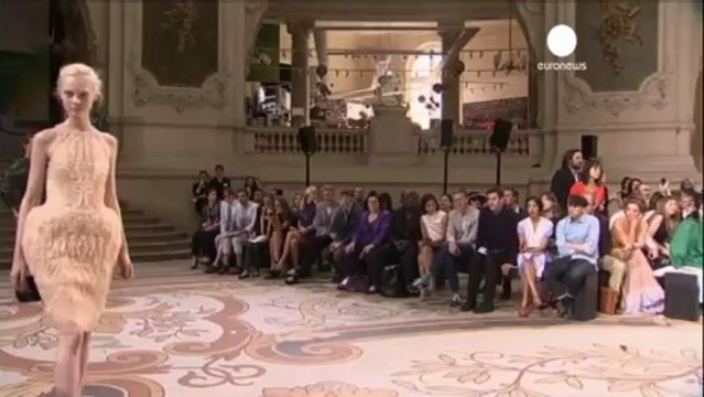Parigi alta moda. La metamorfosi di Dior