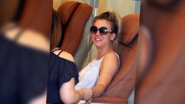 Kaley Cuoco Gets Her Nails Done Amid Henry Cavill Romance Rumours