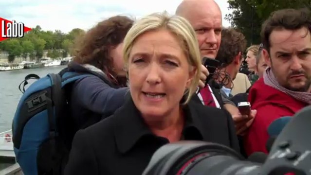 Marine Le Pen jette l'Euro à la Seine