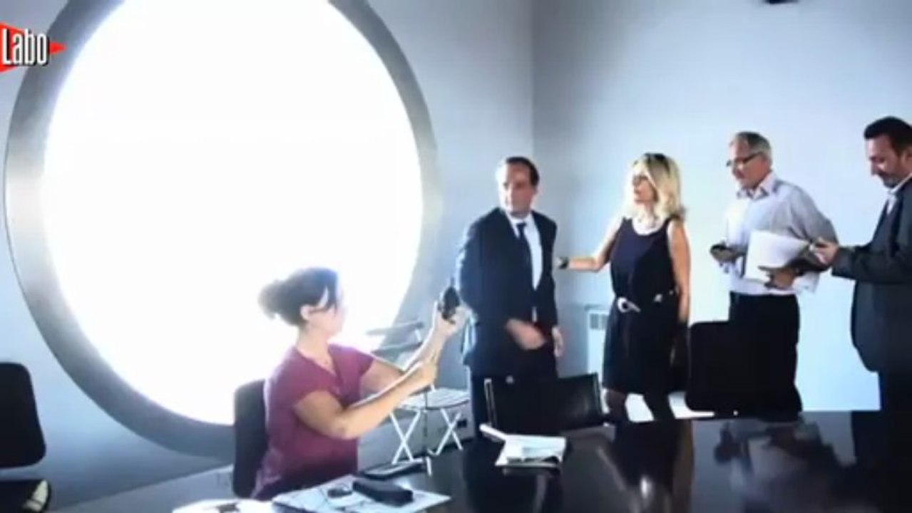 Les candidats à la primaire PS à Libération: sourires et clins d'oeil