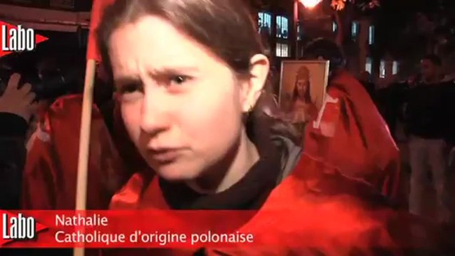 Les catholiques intégristes manifestent contre une pièce de théâtre
