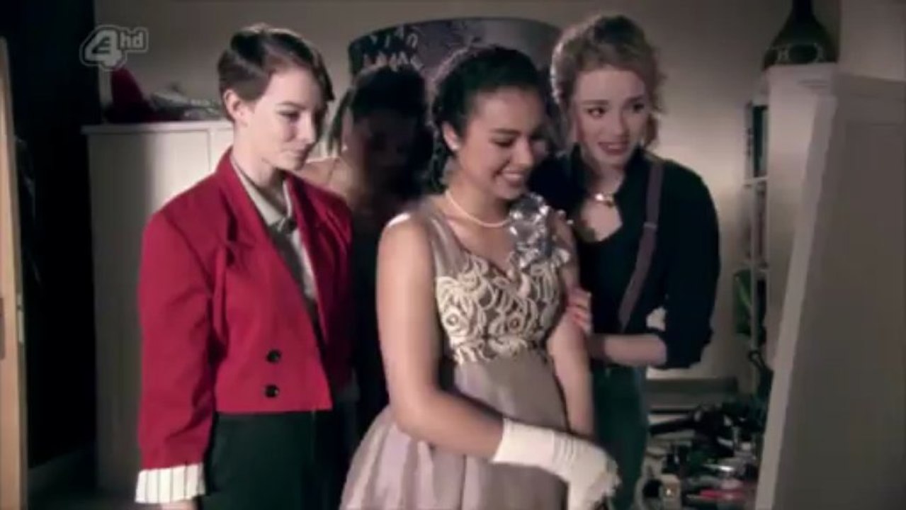Skins (extrait 2)