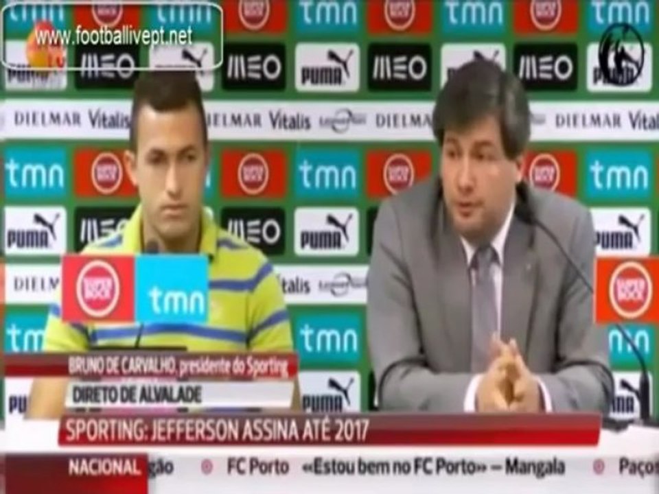 Jogador peida em coletiva