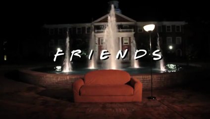 Générique de Friends par les étudiants de Elon University