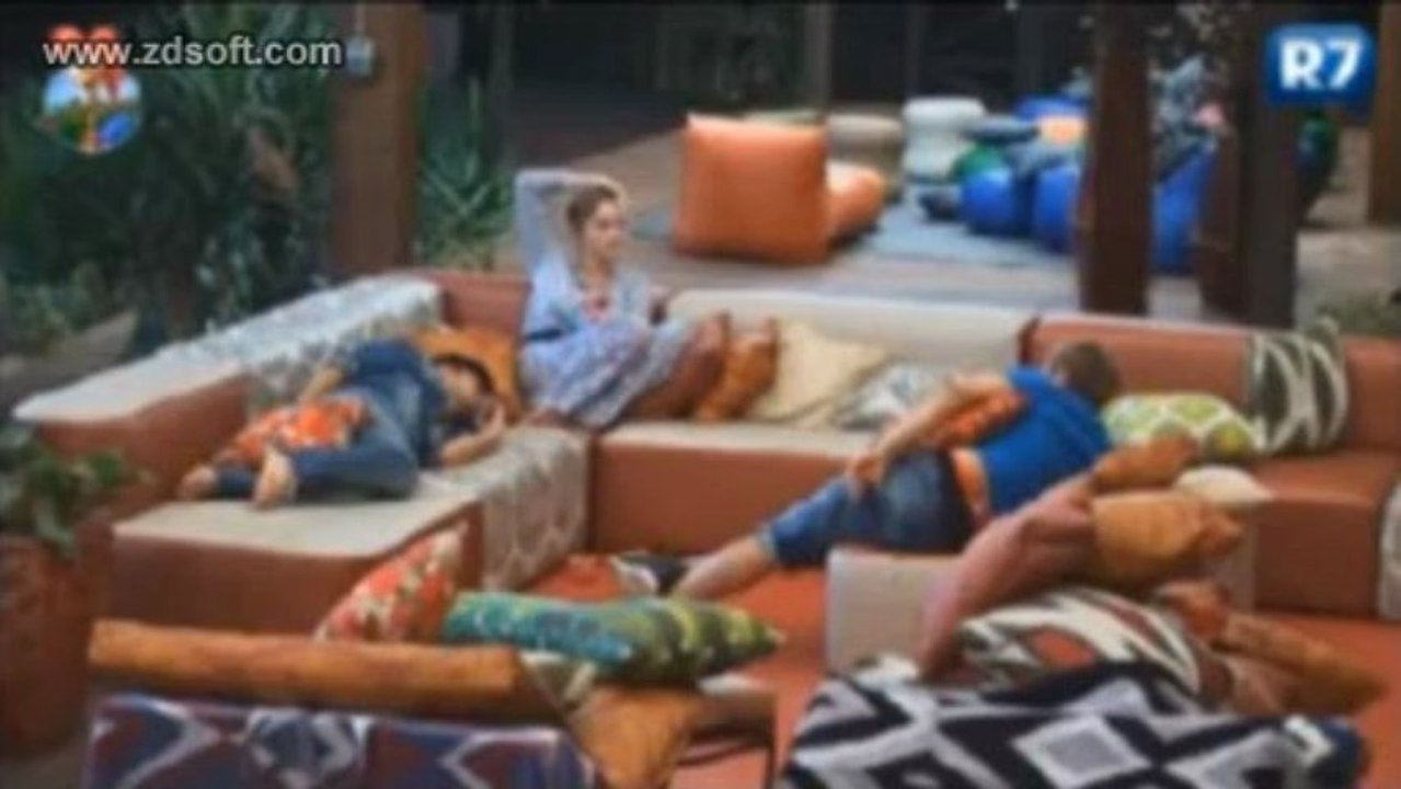 [36] Bárbara falando que ia salvar o Mateus, mas que dai a galera ia ficar zuando. [30-06]