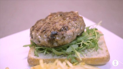 49 BURGER CON QUESO DE CABRA Y CIRUELAS