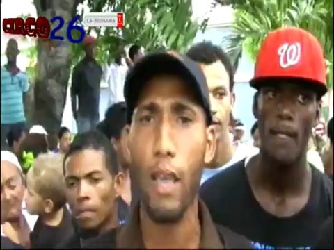 Grupo de jovenes Higueyanos Marcha Hasta el palacio nacional para plantearle problemáticas de la ciudad al presidente