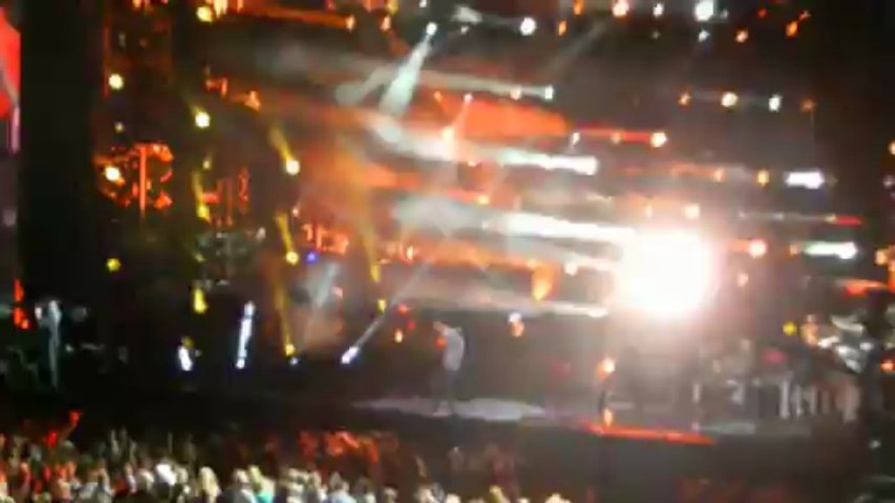 Luke Bryan - I don't want tonight - CMA 2013