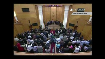 Presidente interino toma posse no Egito