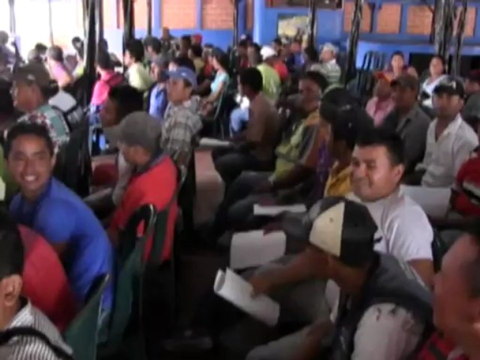 Trabajadores de Montelíbano con mano de obra calificada protestaron al no ser tenidos en cuenta en la convocatoria organizada por GECELCA