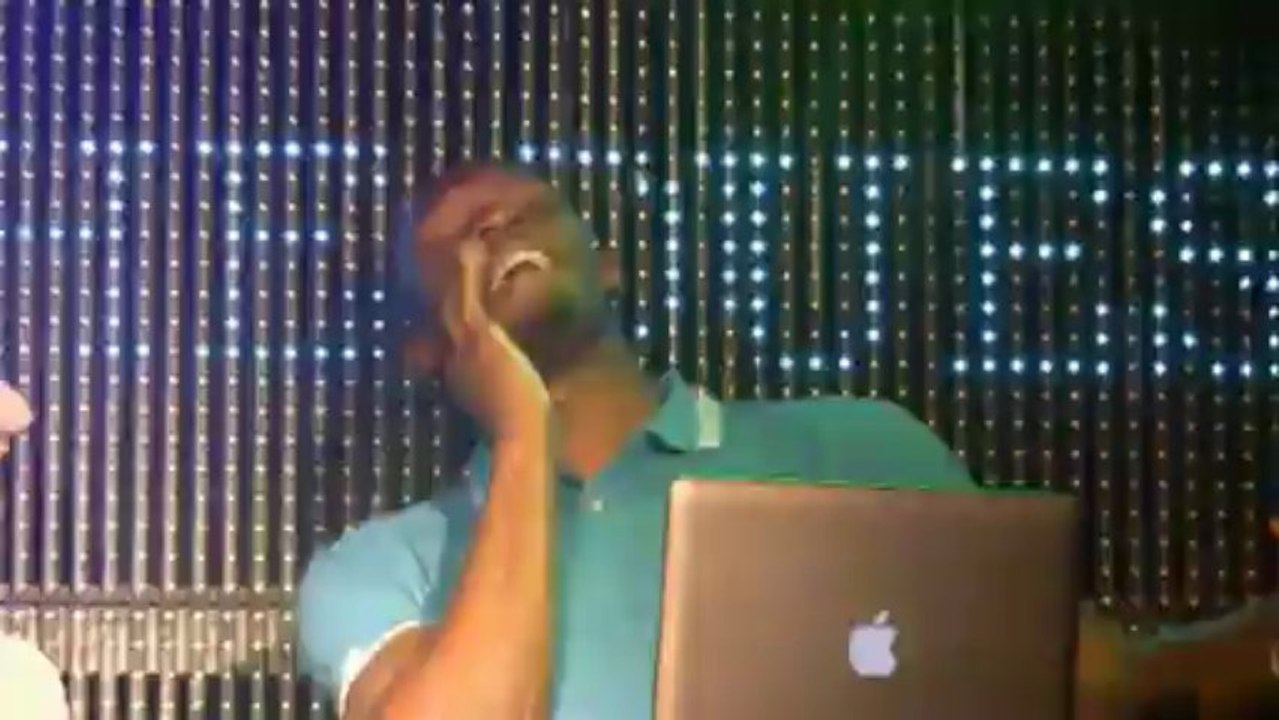 Bolt zeigt DJ-Künste im Pariser Nachtleben