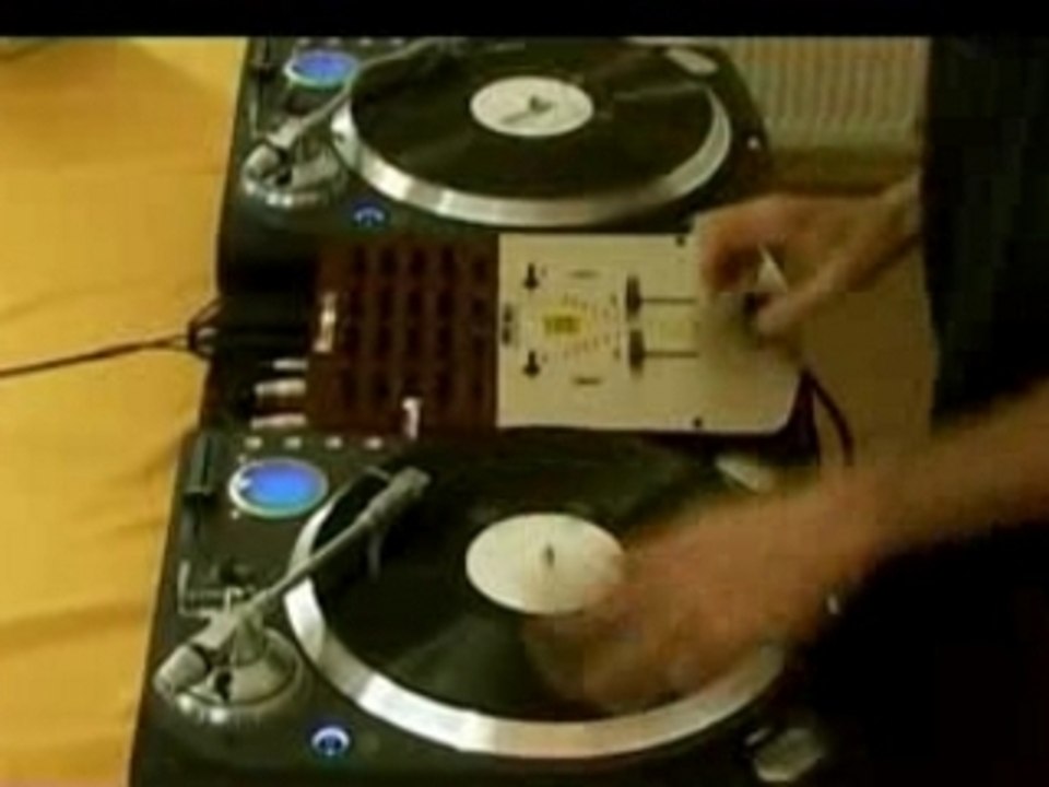 Dj Pone Beat-juggling on a BNN break