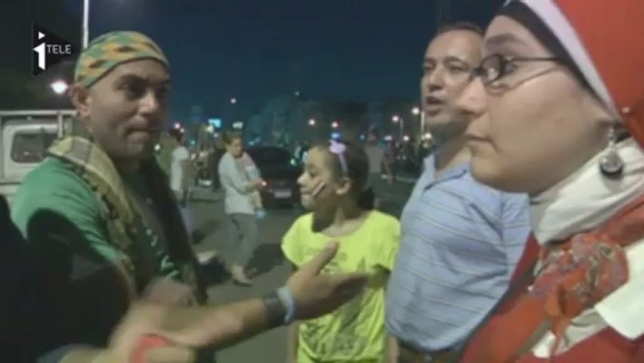 Tahrir et la police, main dans la main