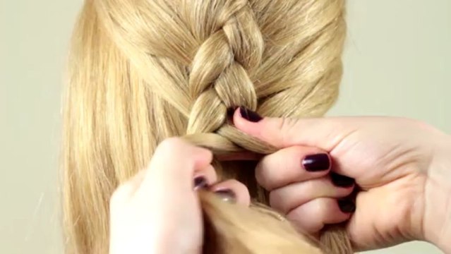 Французская коса Обратная . Basic french braid Reverse